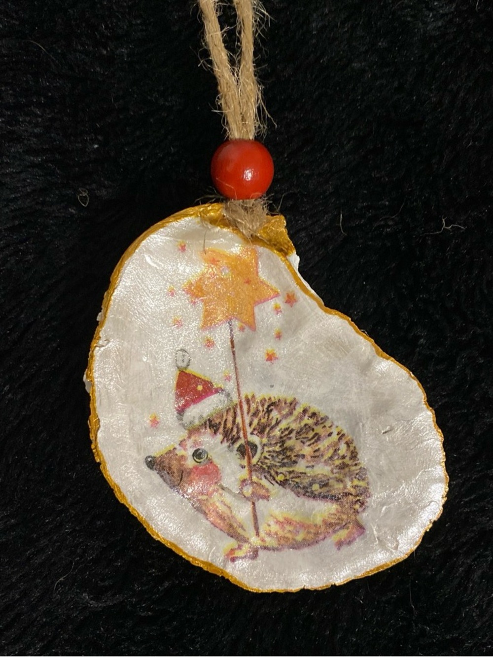 Hedgehog oyster Ornament - White & Gold